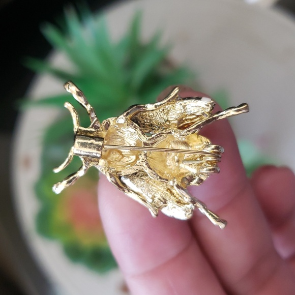 Gold Bee Brooch Pin Vintage Style - Picture 3 of 6